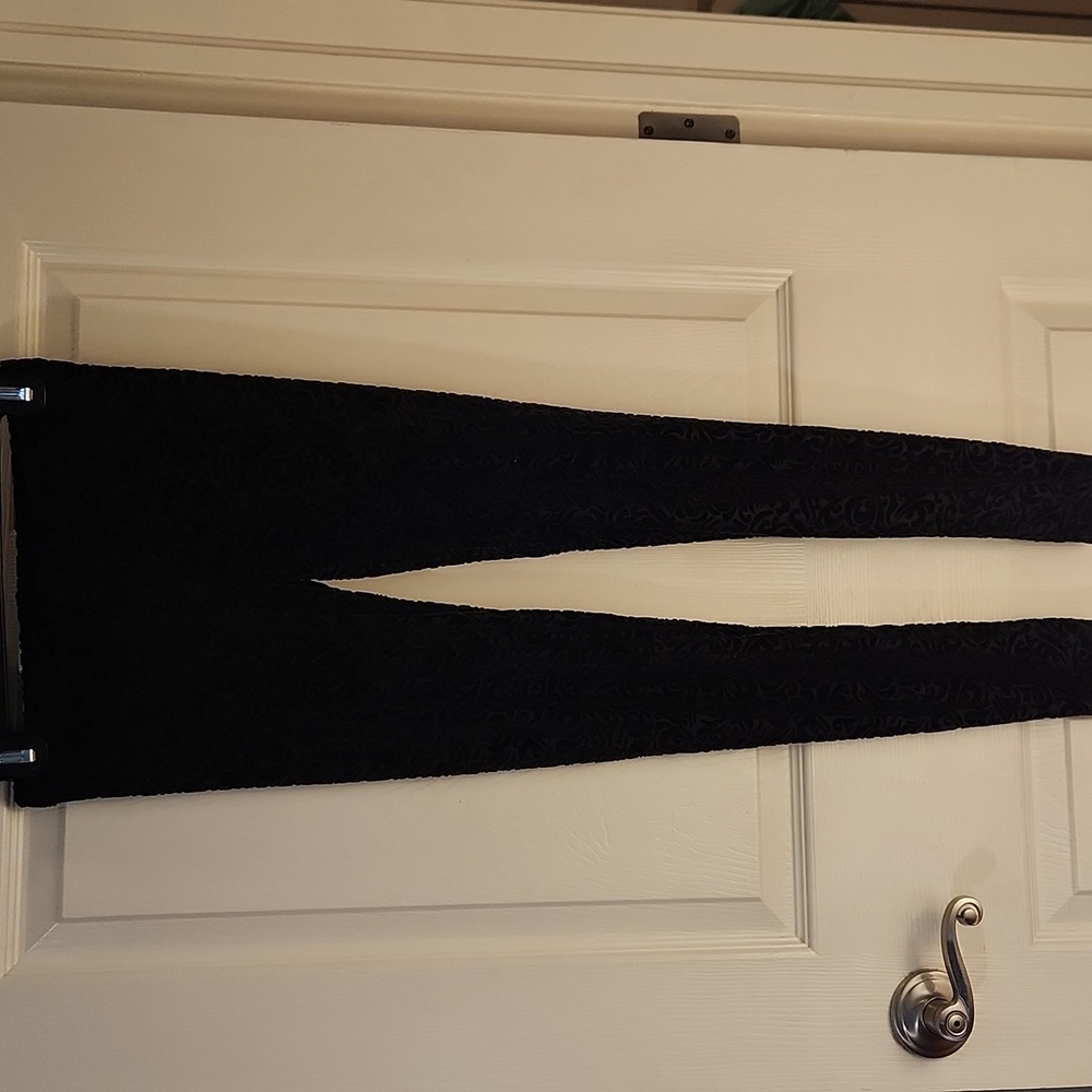 Happening in the present brand leggings. Size S. Black velvet transparent print.